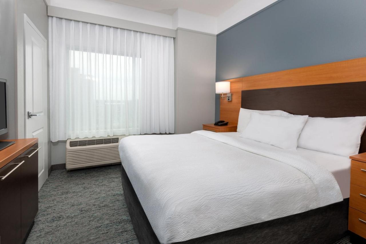 Towneplace Buffalo Airport Hotel