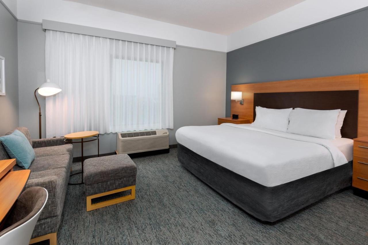 Hotel Towneplace Buffalo Airport 3*
