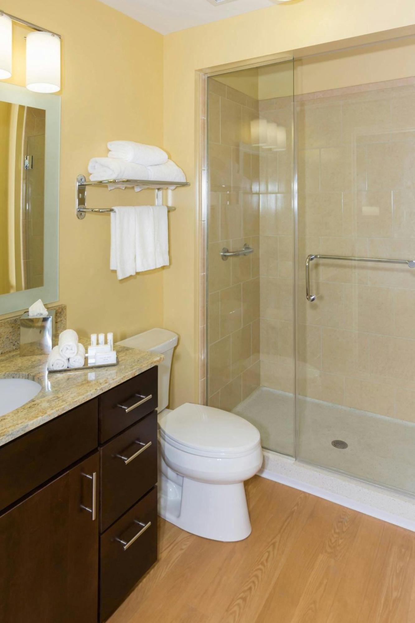 Towneplace Buffalo Airport 3*
