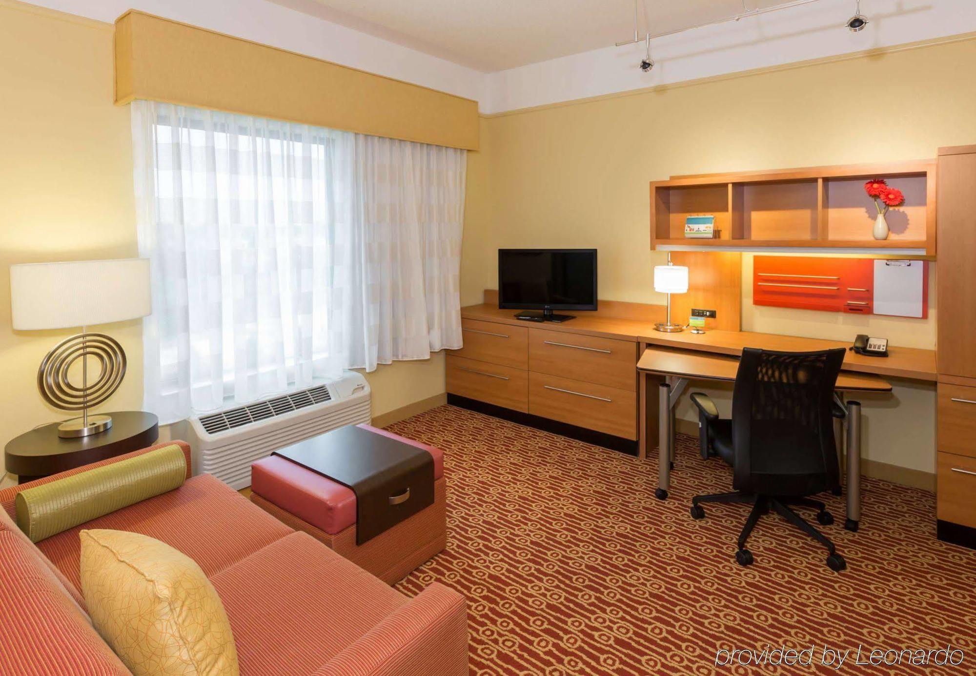 Towneplace Buffalo Airport Hotel